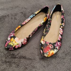 NWOT Basic Editions Floral Flats